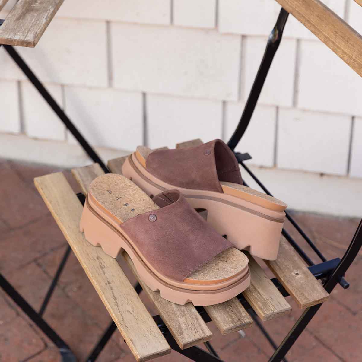 Reef Vista Luxe Evie Brown Black כפכפי פלטפורמה לנשים