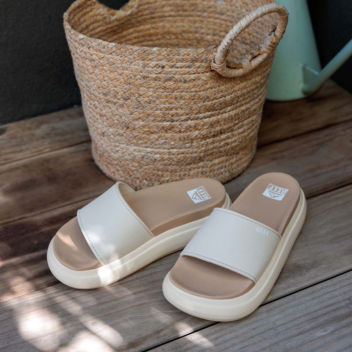 Cushion Bondi Bay Vintage Oasis כפכפי נשים